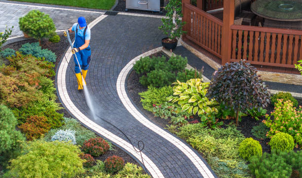 Best Commercial Pressure Washing  in Luxemburg, WI